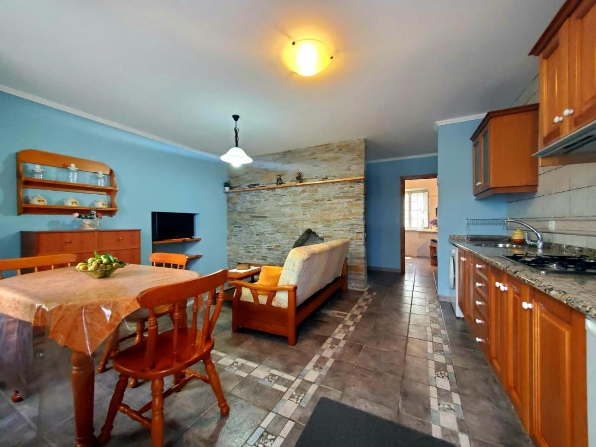 Apartamentos Turisticos Rosa Ribadeo Luaran gambar