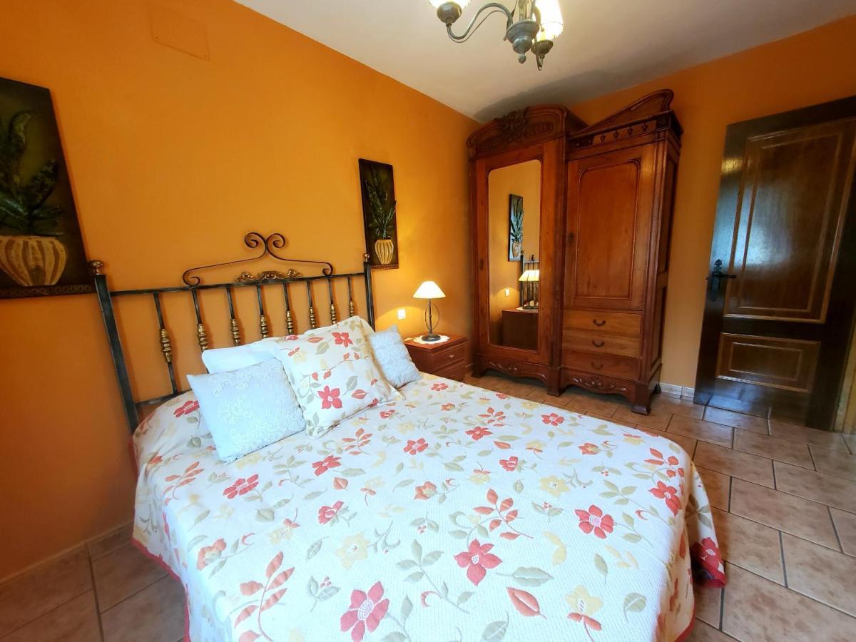 Apartamentos Turisticos Rosa Ribadeo Luaran gambar