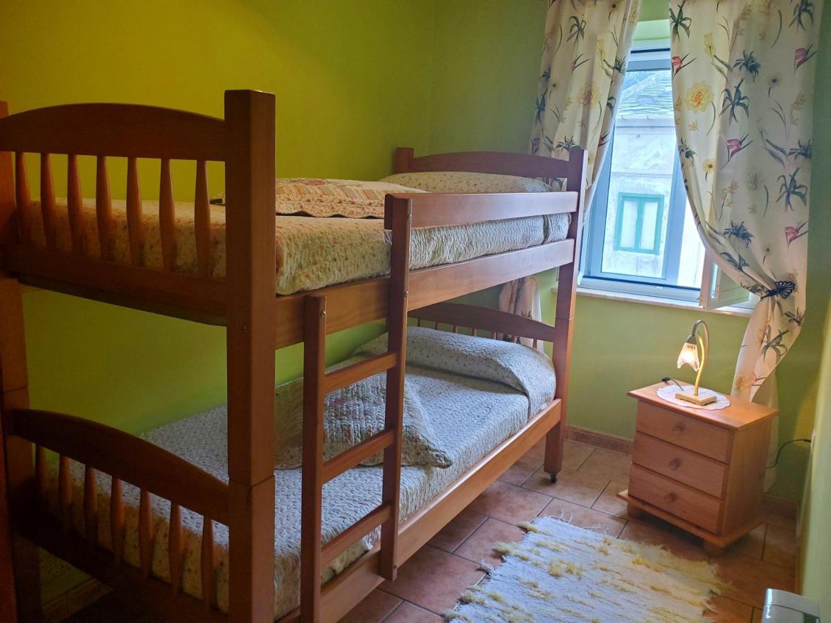 Apartamentos Turisticos Rosa Ribadeo Luaran gambar