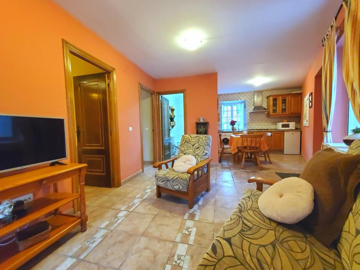 Apartamentos Turisticos Rosa Ribadeo Luaran gambar