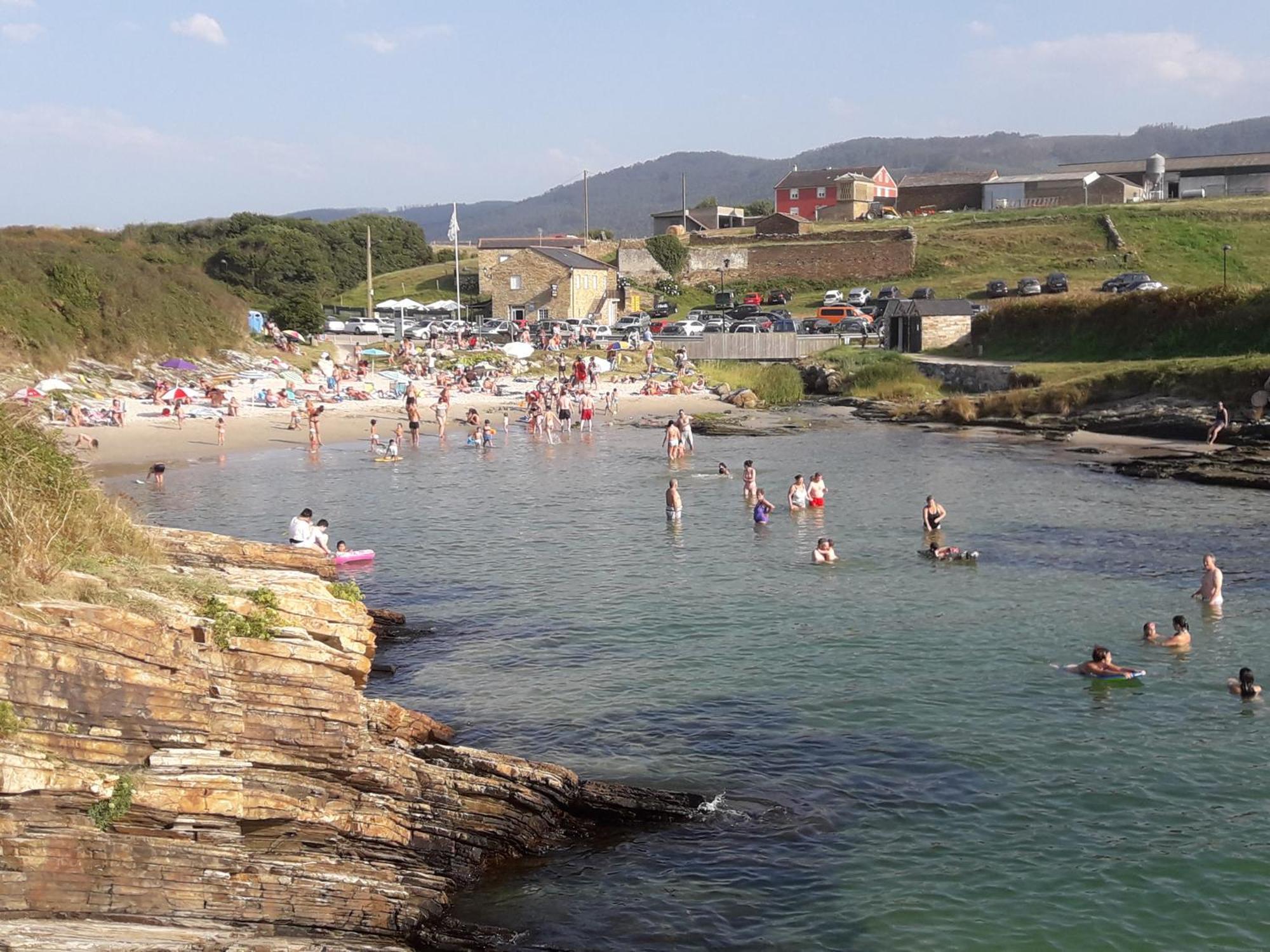 Apartamentos Turisticos Rosa Ribadeo Bilik gambar