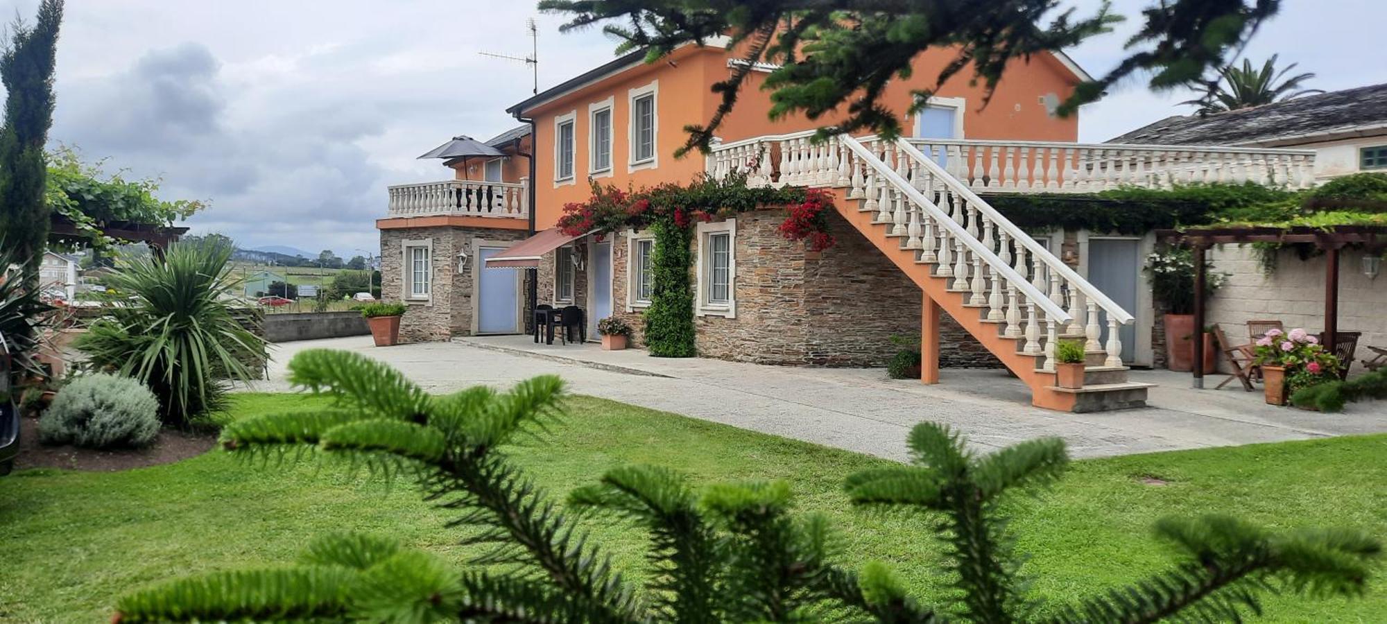 Apartamentos Turisticos Rosa Ribadeo Bilik gambar
