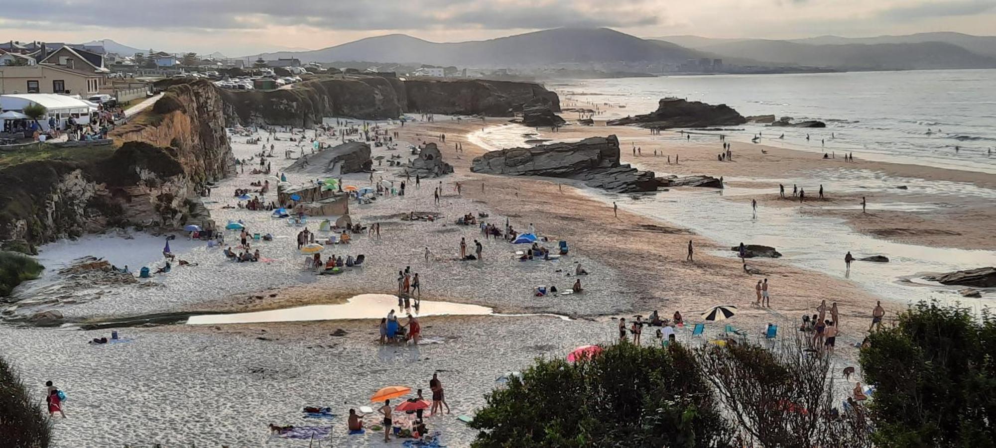 Apartamentos Turisticos Rosa Ribadeo Bilik gambar